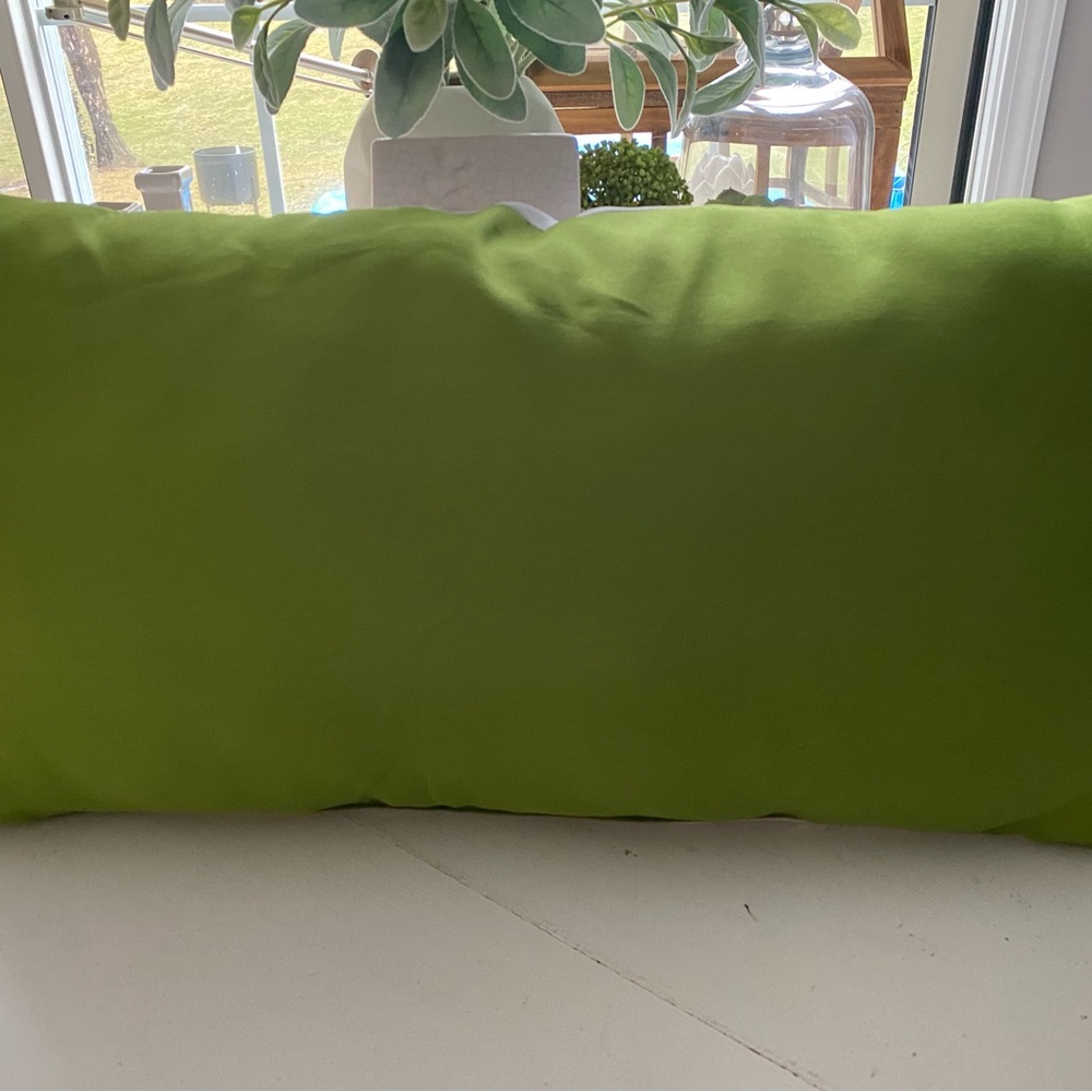 PLAY pillow - Picture 2 of 4